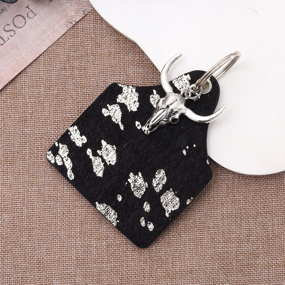 Wholesale Alloy Bull Head Pendant Printed Leather Oil Edge Keychains